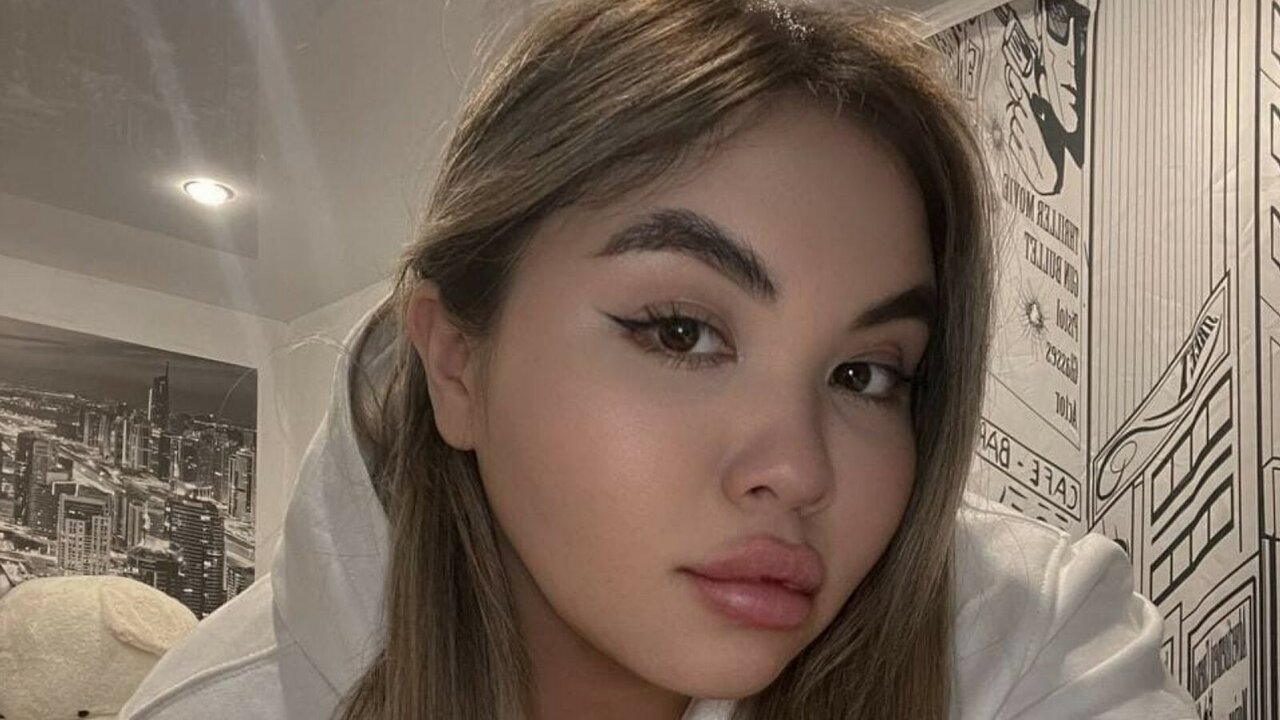 Porn Chat Live with AlisaDilly
