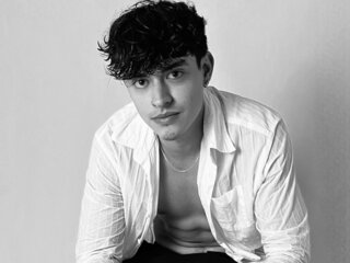 Porn Chat Live with DrakeCollinss