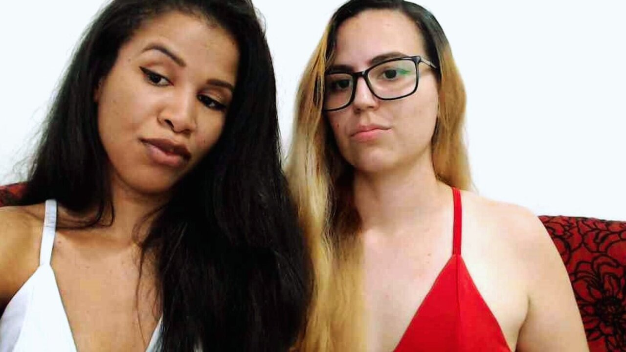 Porn Chat Live with EmilyAndGabi