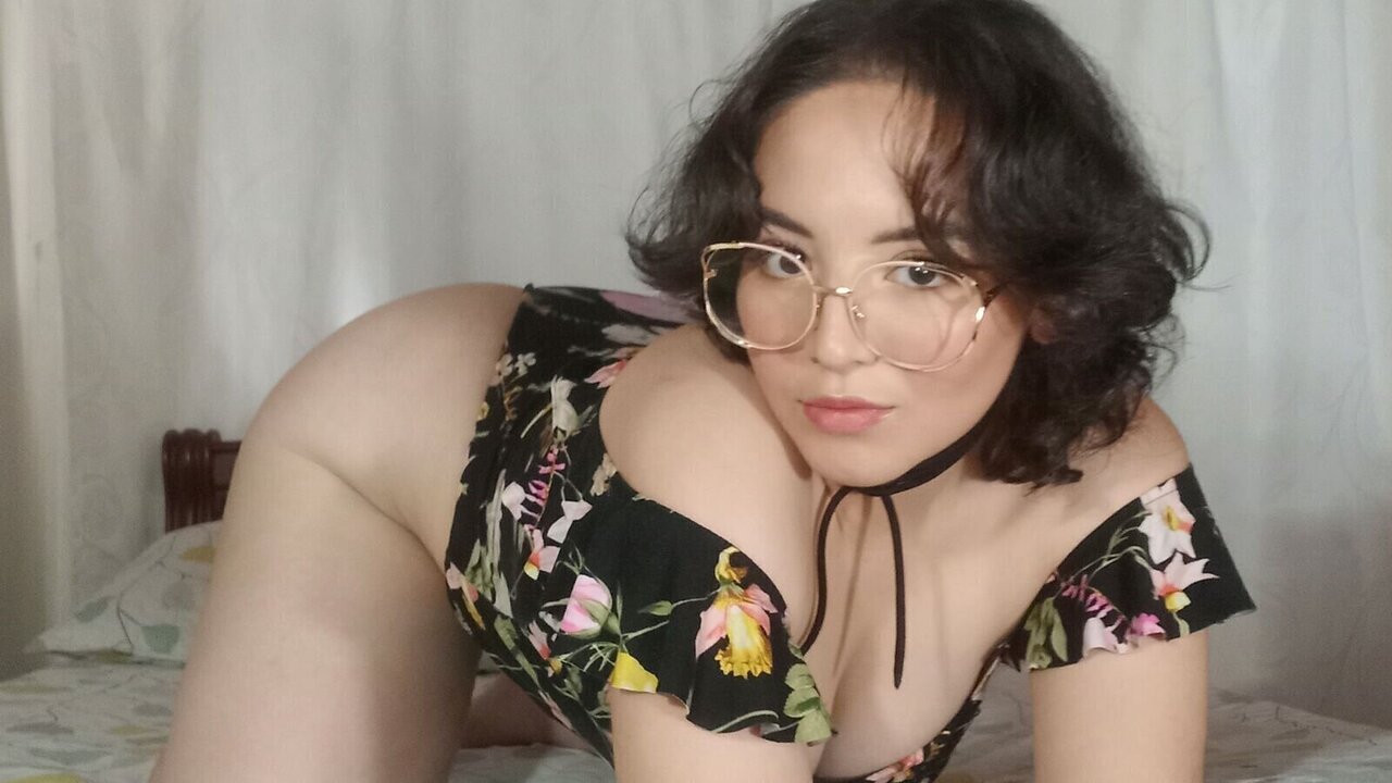 Porn Chat Live with IsabellaGarciala