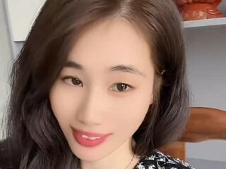 Porn Chat Live with LeslieYi