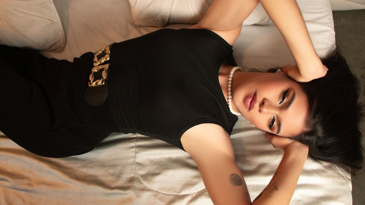 Porn Chat Live with LizzaJames