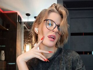 Porn Chat Live with SilverAmos